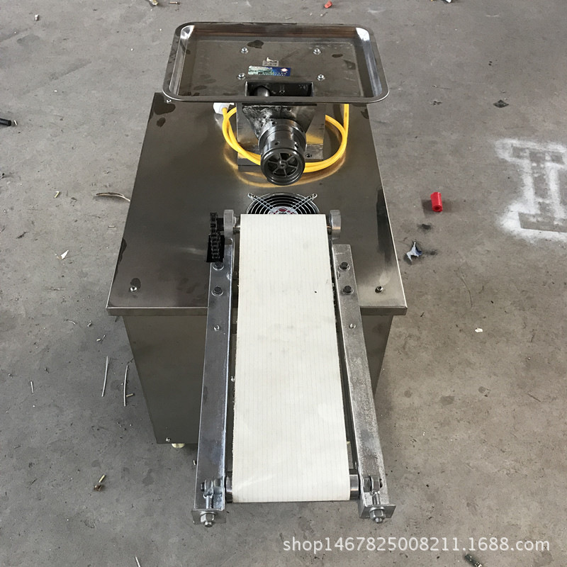 新型多功能西面來風(fēng)扯面機(jī)多種磨具一機(jī)多用示例圖4