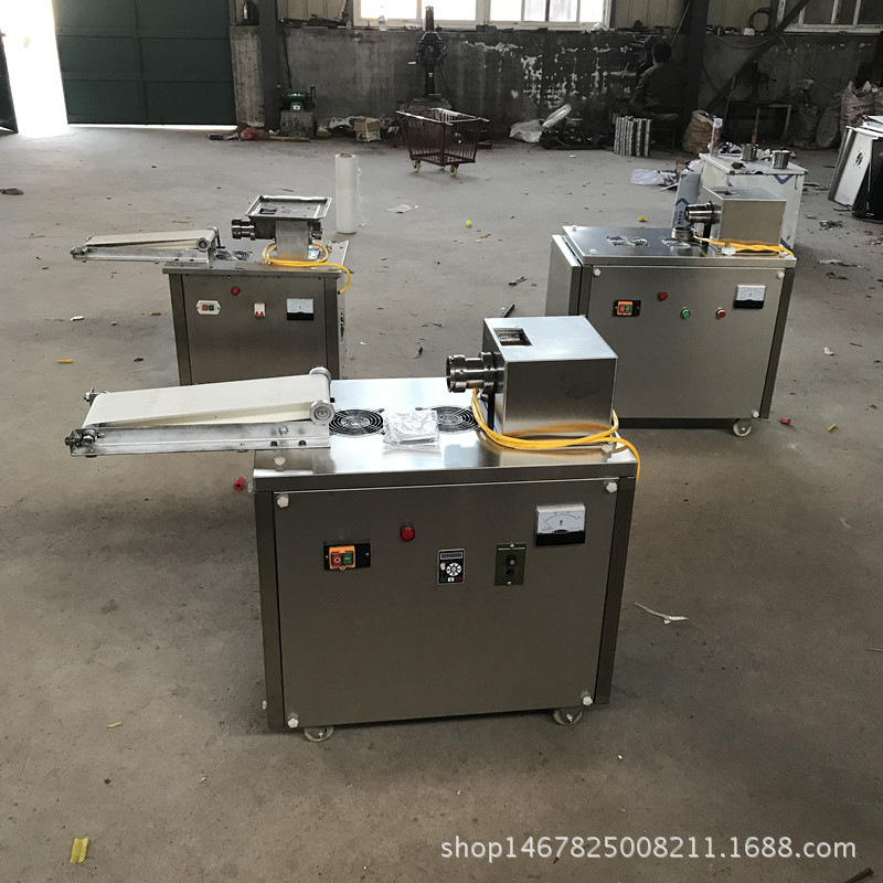 新型多功能西面來風(fēng)扯面機(jī)多種磨具一機(jī)多用示例圖5