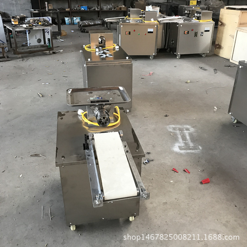 新型多功能西面來風(fēng)扯面機(jī)多種磨具一機(jī)多用示例圖3