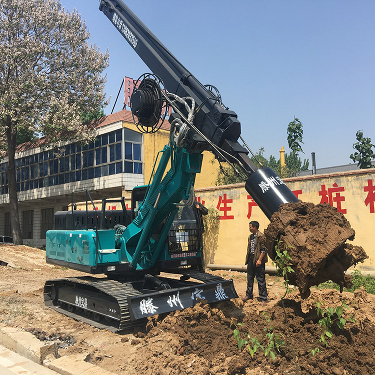 供應(yīng)滕州寶鼎  履帶式旋挖鉆機  小型旋挖鉆機  旋挖鉆  廠家直銷  質(zhì)量保證示例圖2