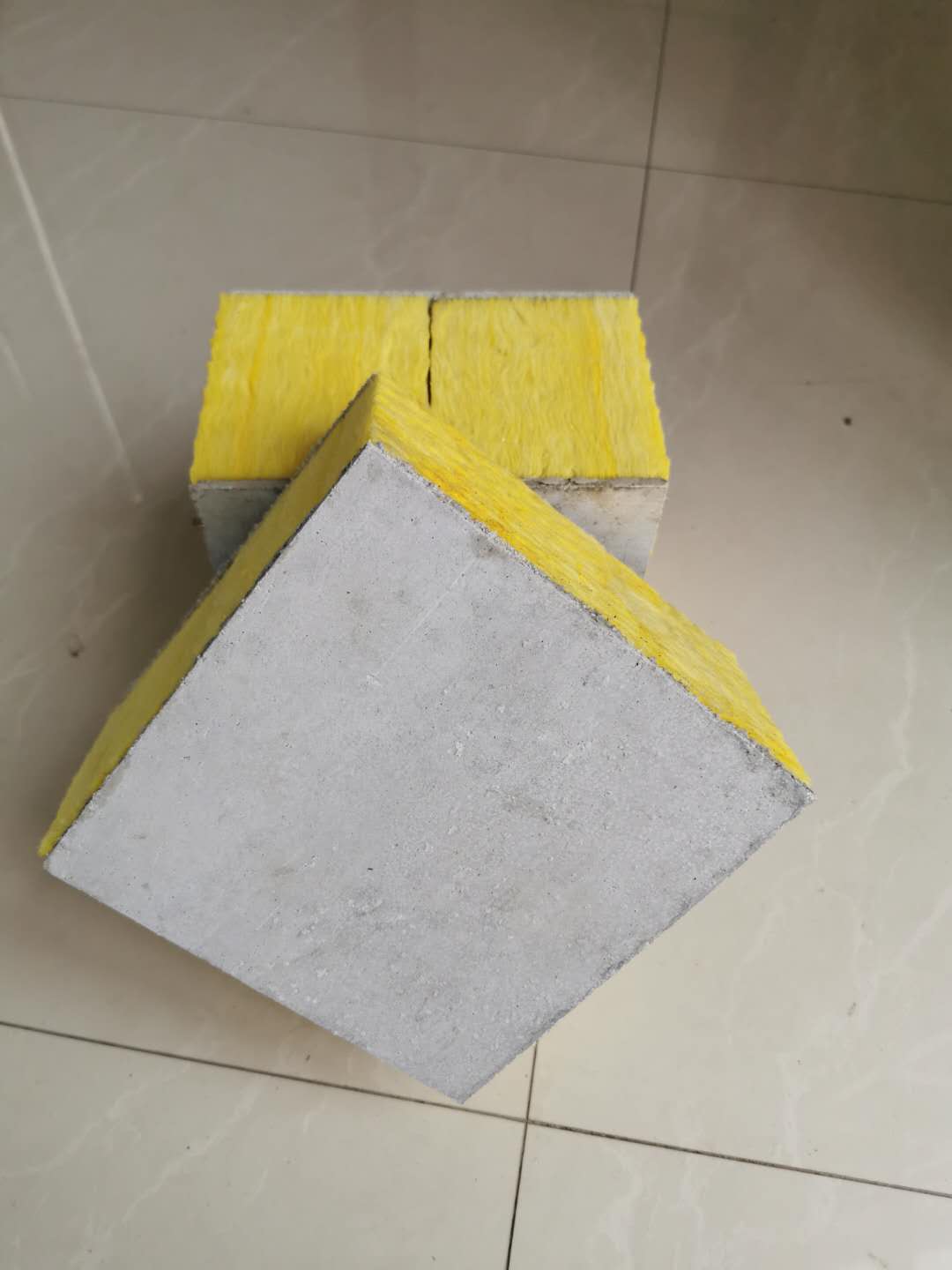 萊蕪萬(wàn)來(lái)防火巖棉板隔音防火巖棉板阻燃防火萬(wàn)來(lái)保溫