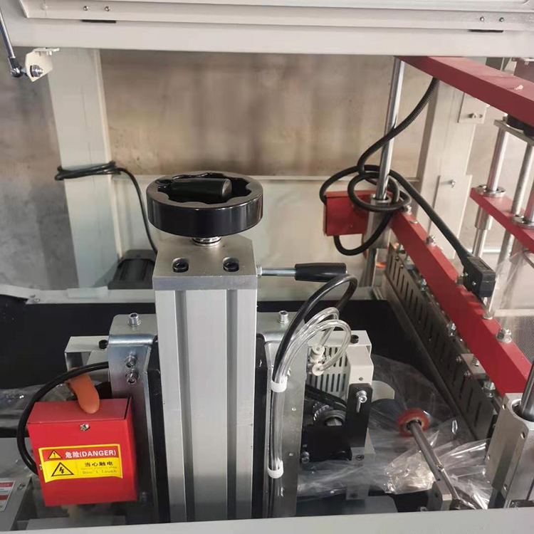 自動熱收縮膜包裝機 商膜全自動套膜熱收縮包裝機 BF450 博鋒 熱縮膜塑封機