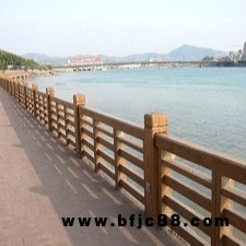 成都仿木欄桿  金典 水泥仿木欄桿定制 池塘河邊防護水泥圍欄 庭院裝飾仿木色護欄 耐腐蝕 仿木水泥欄桿