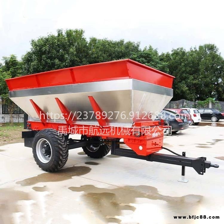 新款不銹鋼車身料斗的撒糞車，農(nóng)家肥發(fā)酵糞肥雞糞豬糞牛糞羊糞散糞車，沙子石灰白灰鋪平機