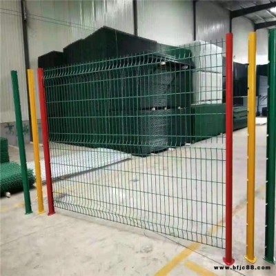 潤(rùn)光加工銷售桃型柱圍欄網(wǎng)庭院三角折彎桃型柱護(hù)欄圍墻 廠家