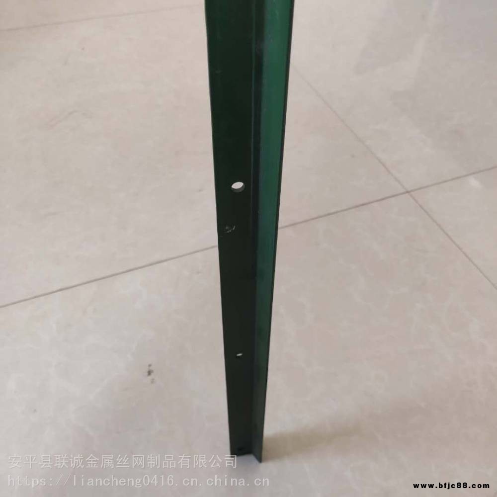 牛欄網立柱廠家草原圍網Y型柱T型疙瘩柱批發刺繩圍網立柱