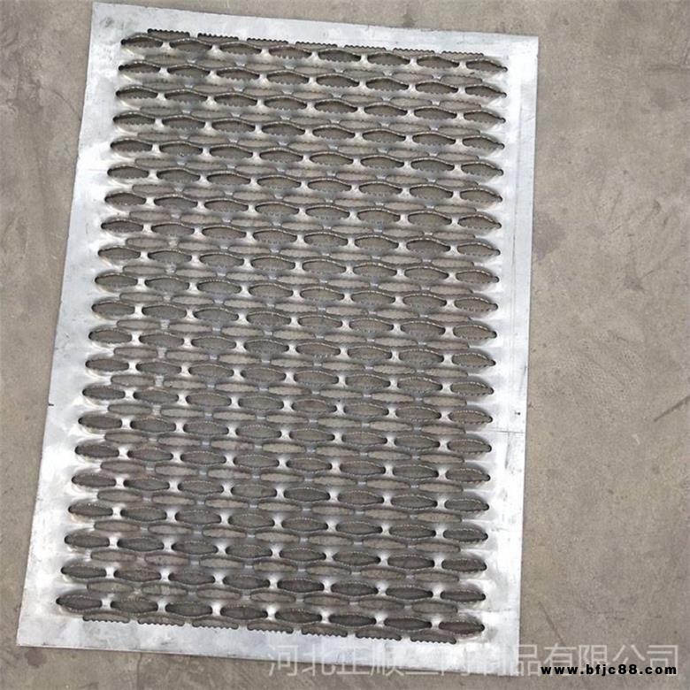 鱷魚嘴防滑板現(xiàn)貨批發(fā) 沖孔防滑板腳踏防滑板 正順絲網(wǎng)制品出售單價(jià) 鱷魚嘴大量供應(yīng)