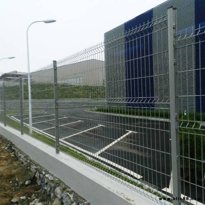 小區防盜用桃形柱護欄網 桃形柱隔離圍欄 三角折彎護欄網