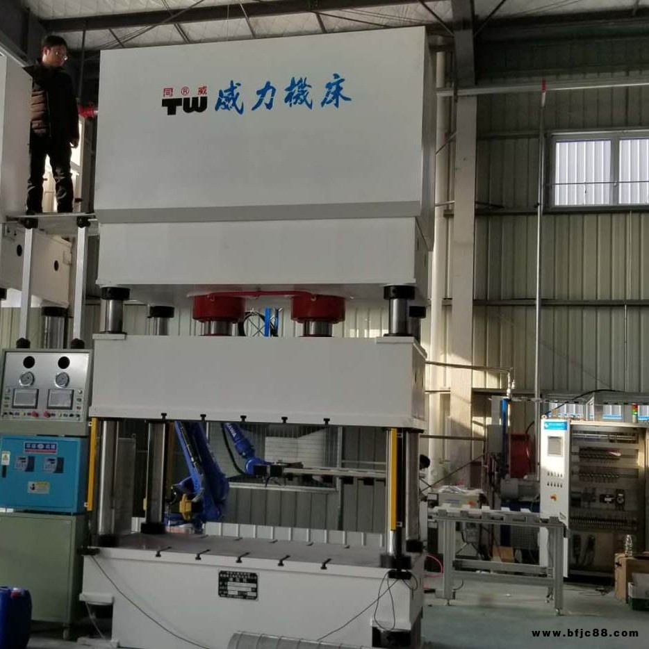 南通廠家直銷液壓機  四柱液壓機  單柱液壓機  粉末成型機  鍛造液壓機