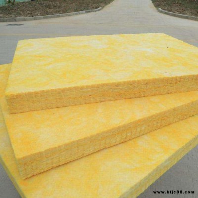 坤洋長期供應(yīng) 養(yǎng)殖業(yè)專用玻璃棉板 品質(zhì)上乘 隔音玻璃棉板 節(jié)能環(huán)保 離心玻璃棉板