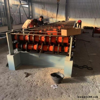 厚板除塵箱板機器 環(huán)保除塵板設(shè)備 除塵箱板機器  款式多樣 金碩壓瓦機