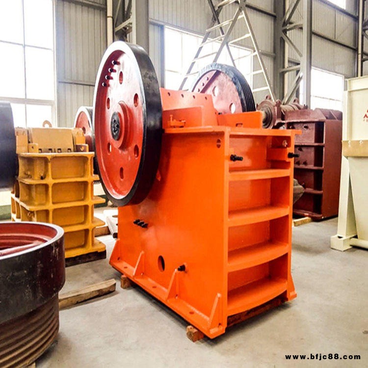 匯豐礦山建筑鄂式破碎機(jī)花崗巖顎式破碎機(jī)鄂式細(xì)碎機(jī)廠家直銷