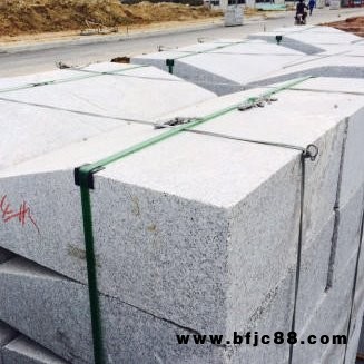 廣州芝麻灰花崗巖路沿石、立道牙；深圳花崗巖地磚、路緣石