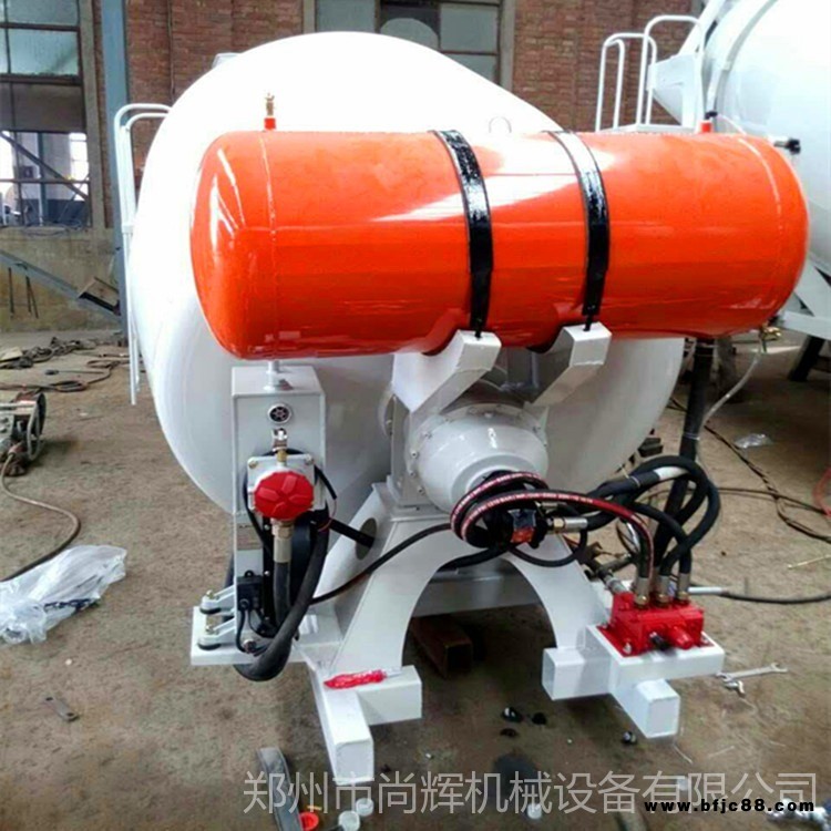 4立方車載混凝土運(yùn)輸罐 柴油動(dòng)力砂漿攪拌罐 隧道移動(dòng)式砂漿運(yùn)輸攪拌罐