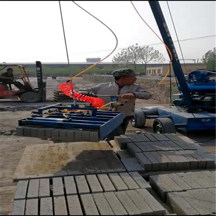 東誠(chéng)水泥磚拉磚電動(dòng)車(chē) 電動(dòng)叉磚車(chē) 可生產(chǎn)加工定制