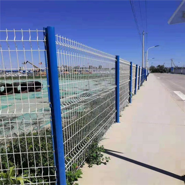 潤光加工銷售桃型柱圍欄網(wǎng)廠區(qū)公園景觀護(hù)欄桃型柱護(hù)欄網(wǎng) 廠家
