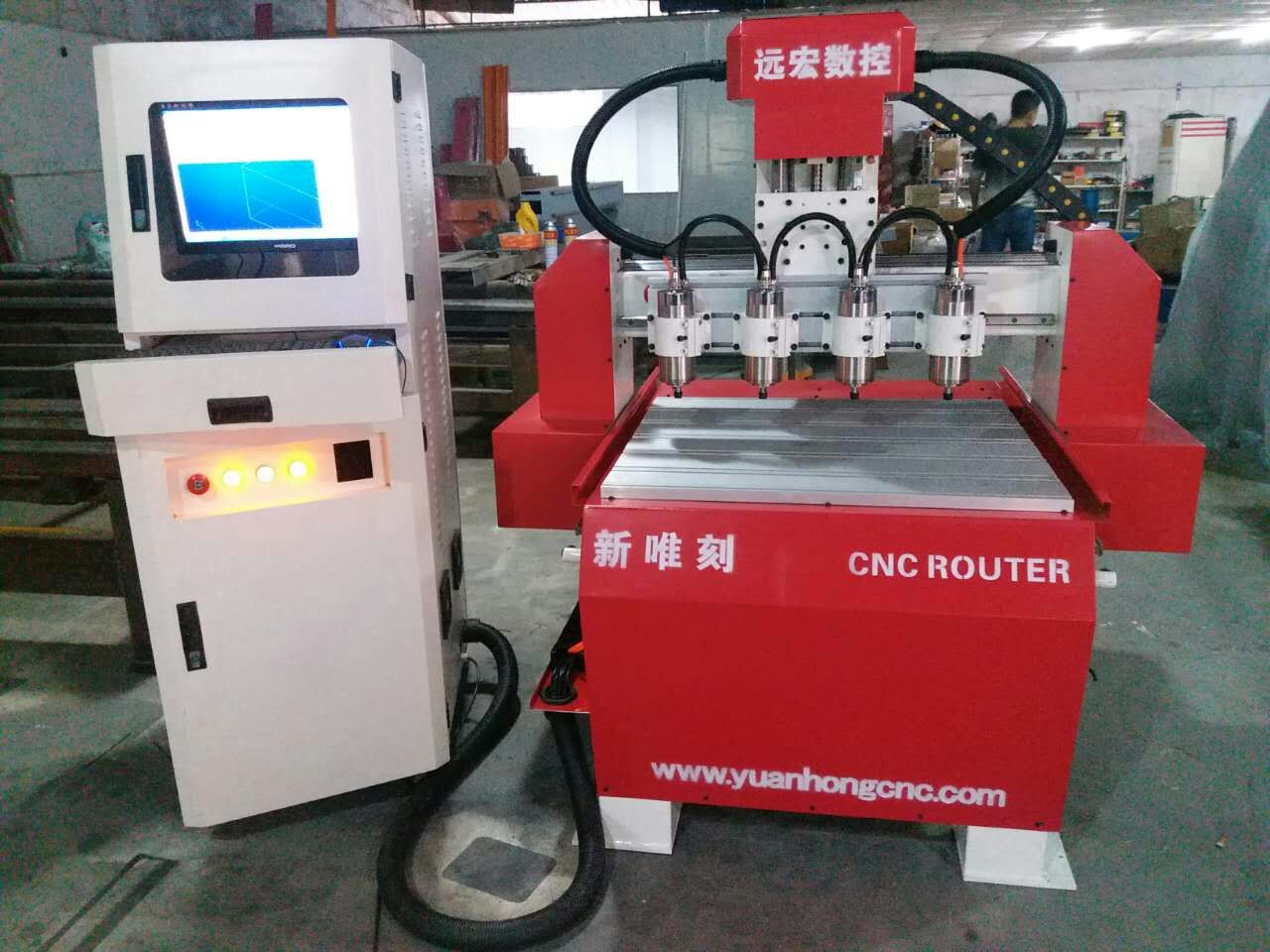 四個頭小機器.jpg