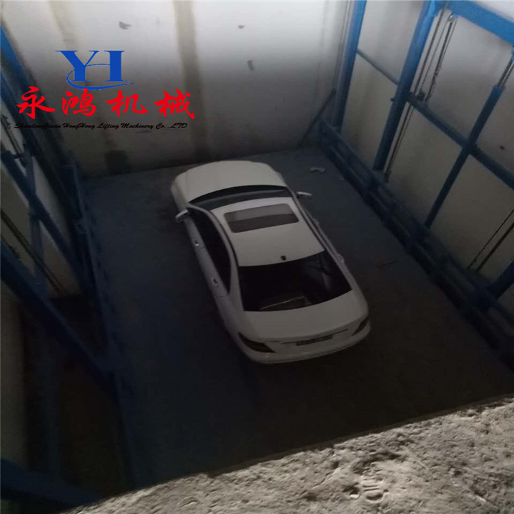 湖北隨州四柱導(dǎo)軌式升降機(jī)   小型升降機(jī)   四柱裝卸平臺(tái)